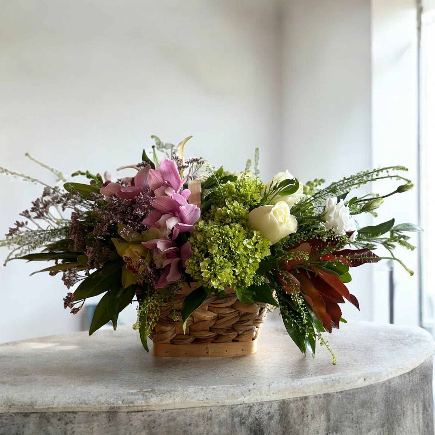 Romantic flower box with preserved roses, chocolates, and a love note, the perfect heartfelt gift.